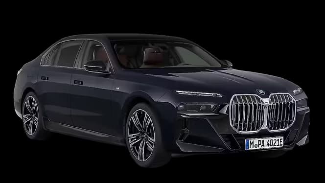 BMW i7